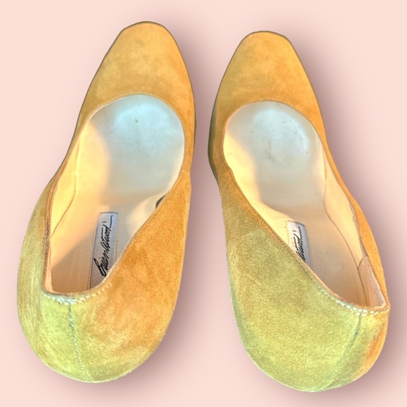 Brian Atwood ‘Maniac’ Platform Pumps in “Coffee” Suede Size 9.5 Celeb Favorite - Picture 10 of 16